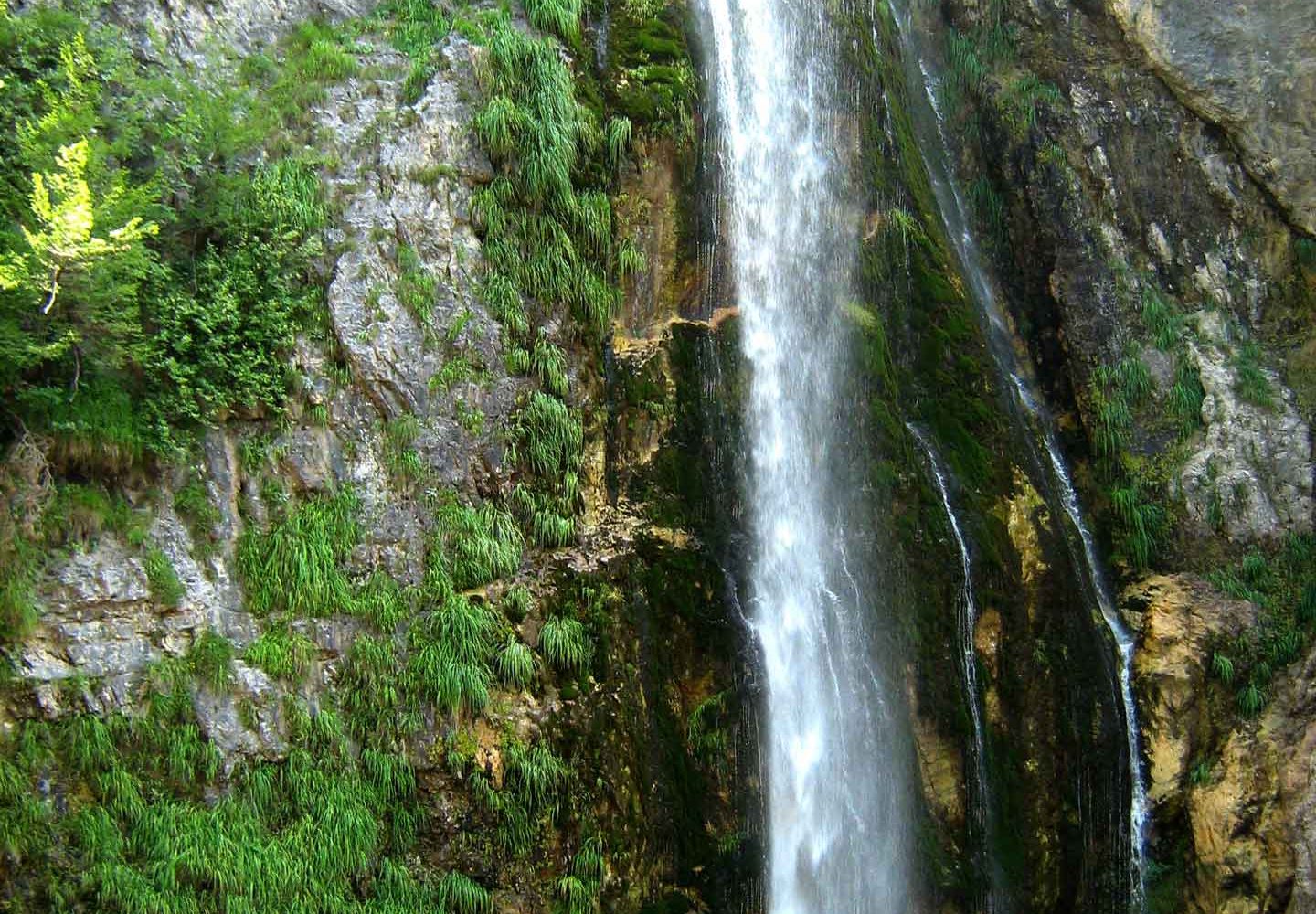 Grunasi Waterfall
